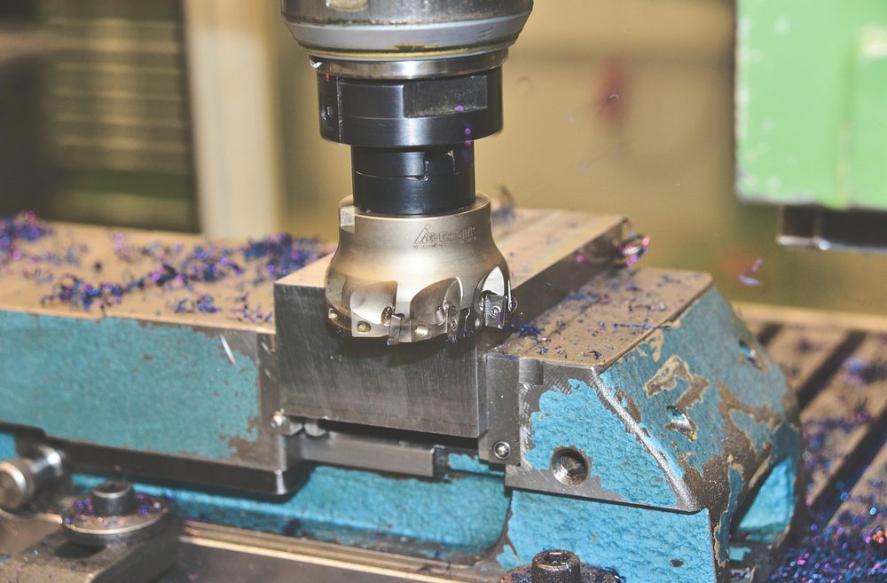 Usinage CNC en atelier industriel