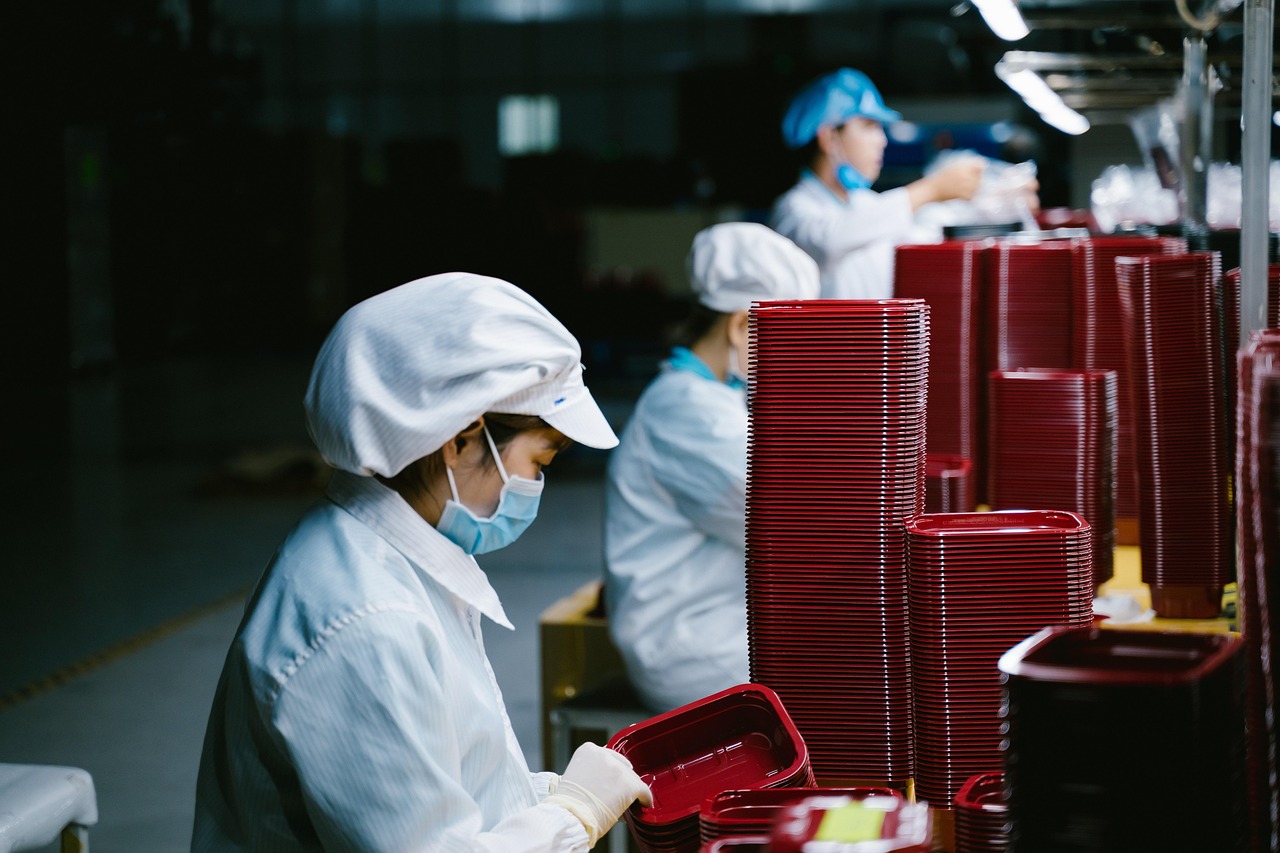 Ligne de production agroalimentaire avec traçabilité des lots et contrôle documentaire